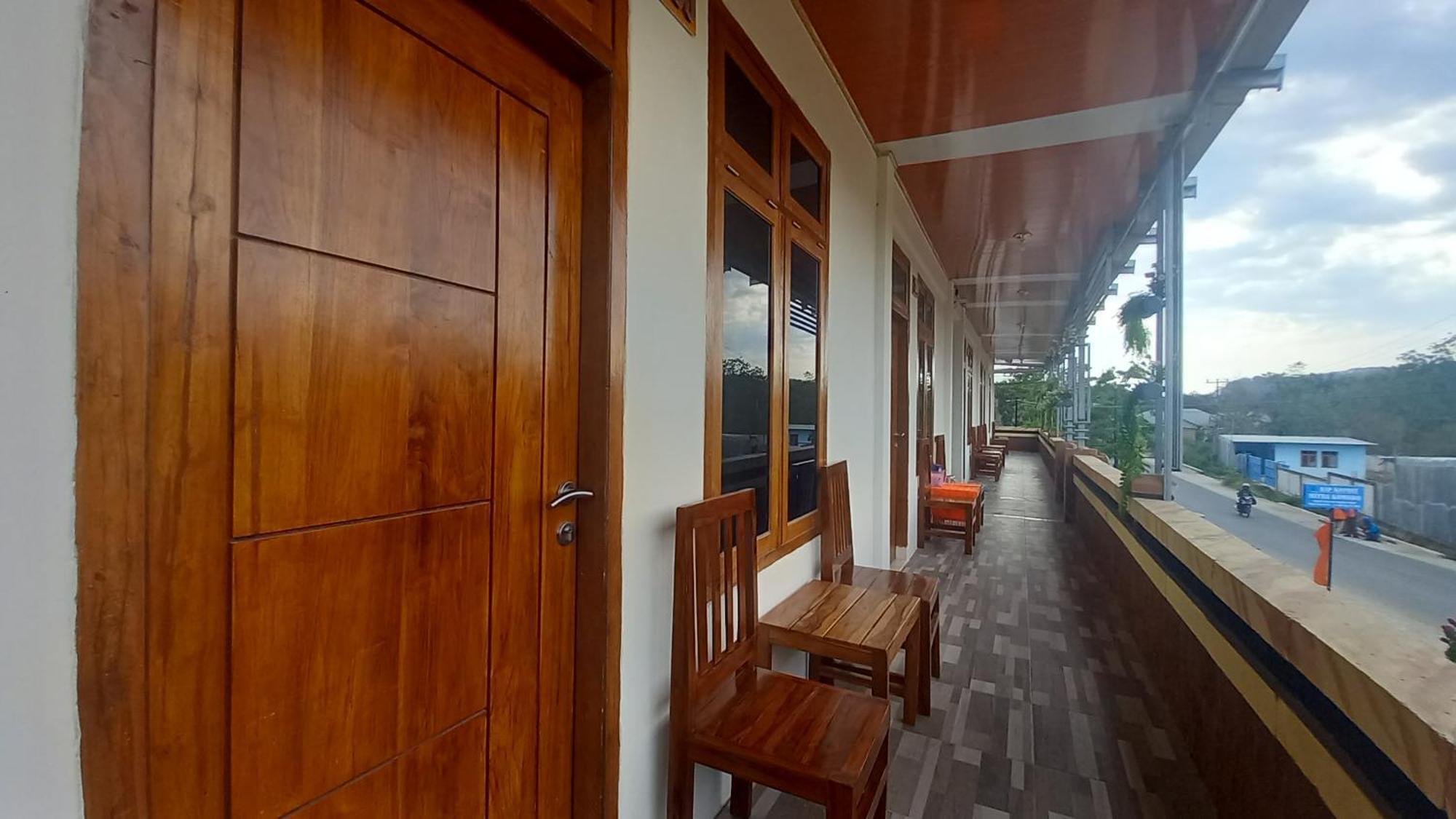 Benedict Guesthouse By Mori Hospitality Labuan Bajo Exteriör bild